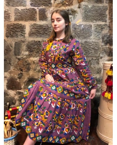 Yöresel Çicekli Elbise Yöresel Çicekli Elbise