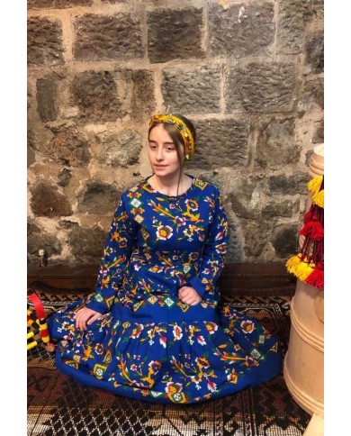 Yöresel Çicekli Elbise