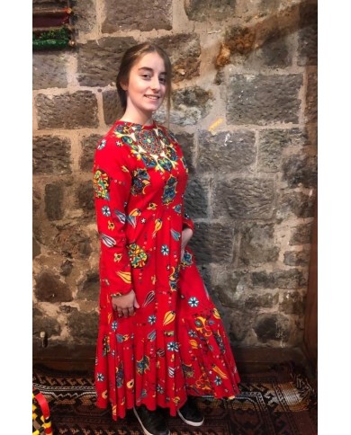 Yöresel Çicekli Pileli Elbise