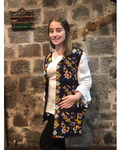 Yöresel Çicekli Yelek
